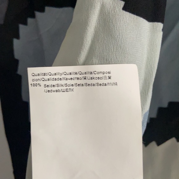 NWOT Hugo Boss Blue Printed Wrap Blouse, size 12 - Picture 9 of 10